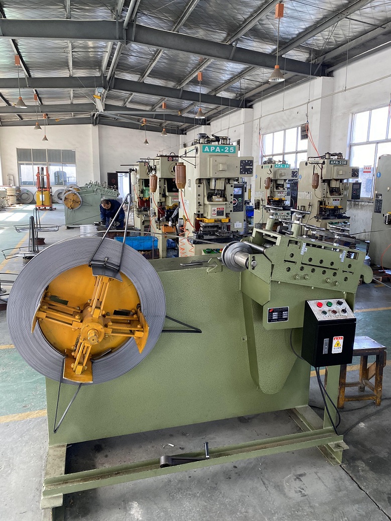 客戶生產(chǎn)線 滾輪送料機 伺服送料機