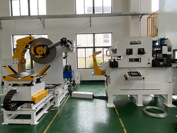 回訪客戶生產(chǎn)車間